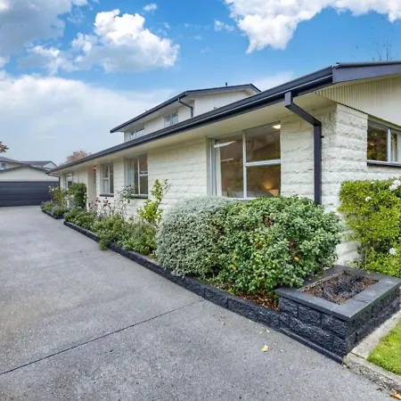 The Airport Homestay House